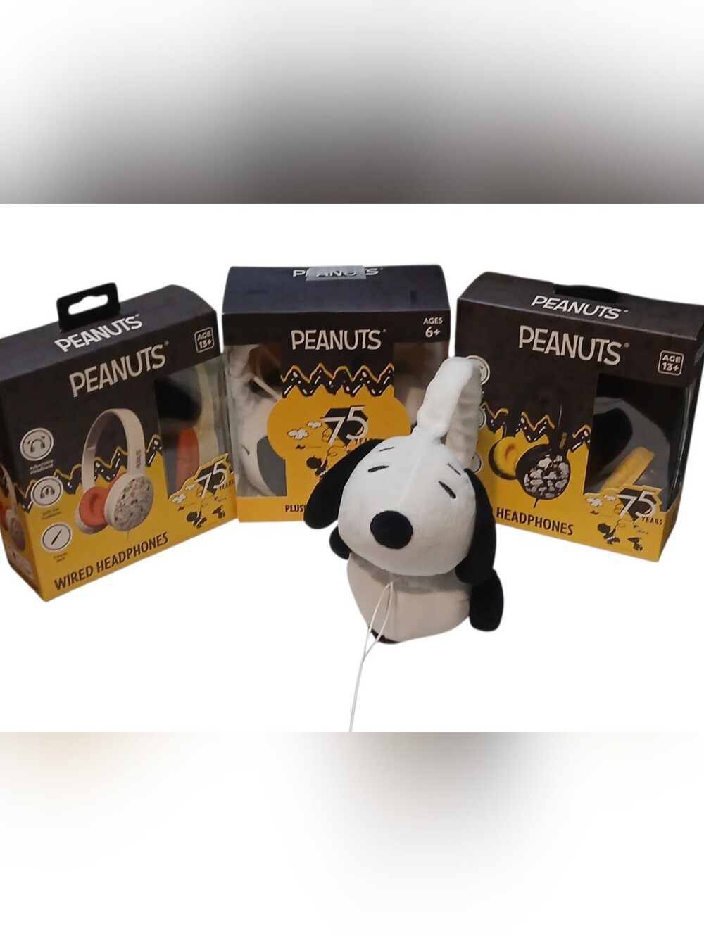 Peanuts Snoopy Plush Wired Over-Ear Headphones 3.5mm Adjustable White/Black